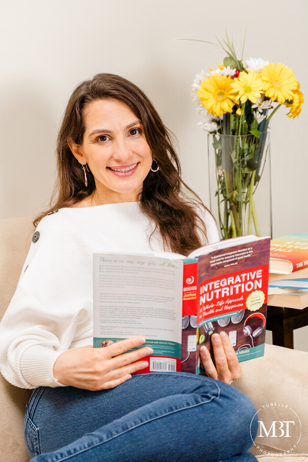 branding session - life coach reading a nutrition book, taken in Northern Virginia by a lifestyle photographer in Washington, DC