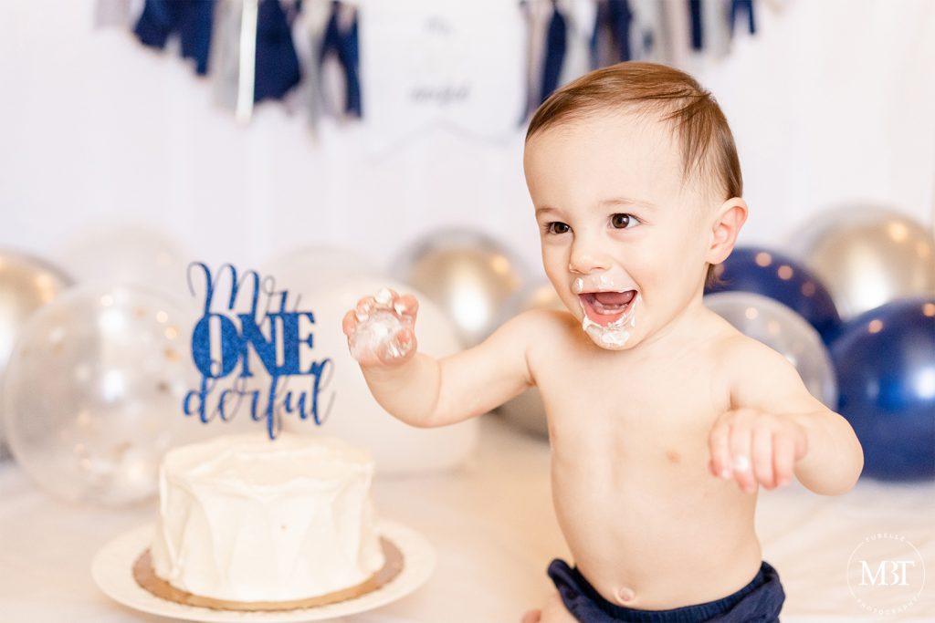 cake smash session in Fairfax, Virginia