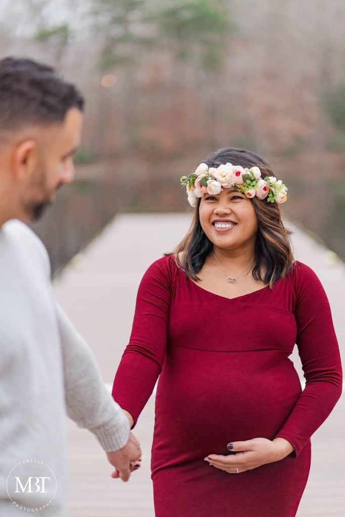 maternity photography at Lake Ridge Marina in Woodbridge, Virginia, taken by TuBelle Photography, a Northern Virginia maternity photographer